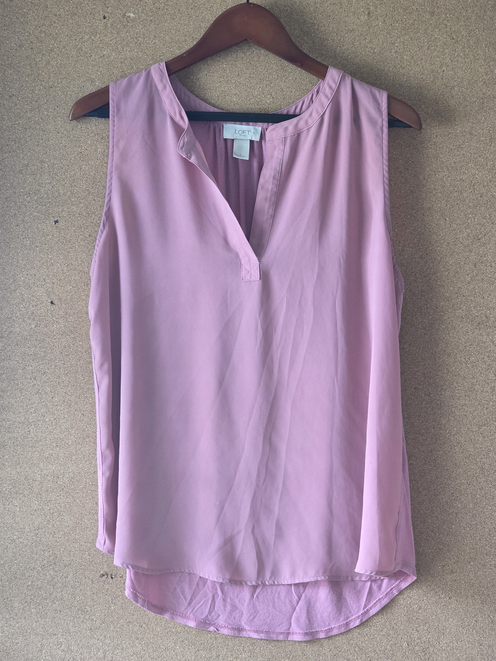 LOFT Sleeveless V‑Neck Blouse Pink Size L Tank Pastel Softgirl